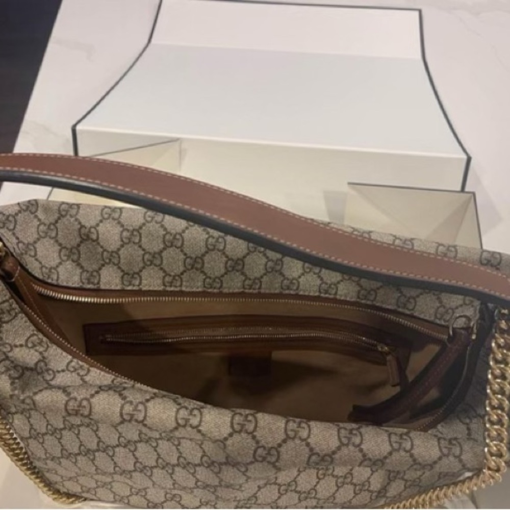 Gucci Cream and Brown Shoulder Bag with Gold Chain - Picture 3 of 6